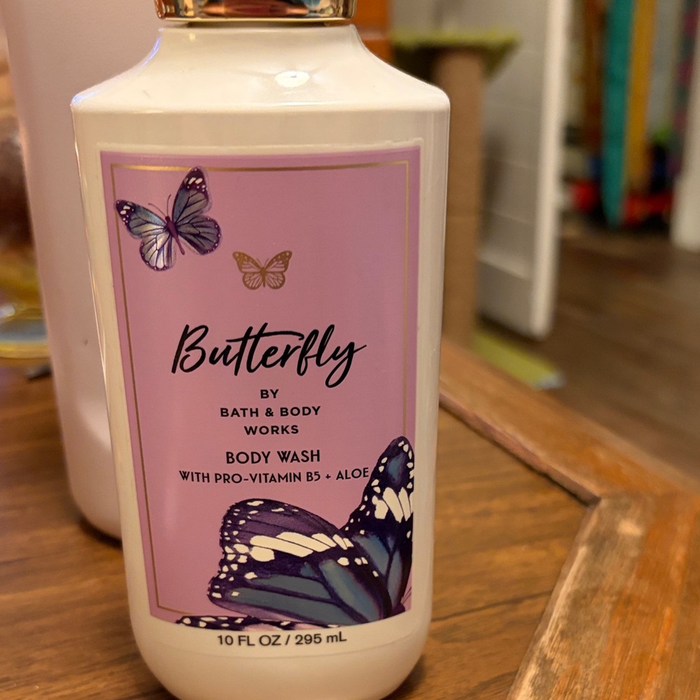 Bath & Body Works Butterfly Body Wash - Purple and White